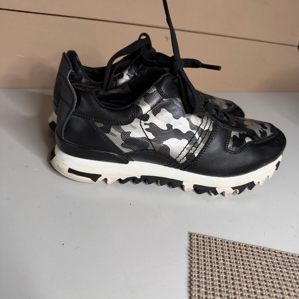 Karl Lagerfeld Paris Mens Camo Leather Sneakers Black Silver LF1S2105 Size 8M